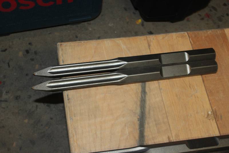 lot 248 image: Lot of (2) Bosch Jack Hammer Bits