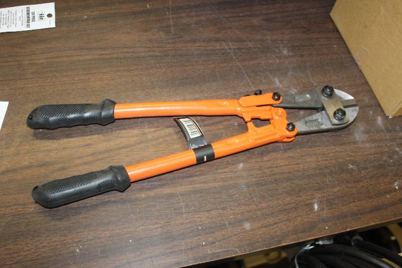 lot 272 image: IIT 18in. Bolt Cutters
