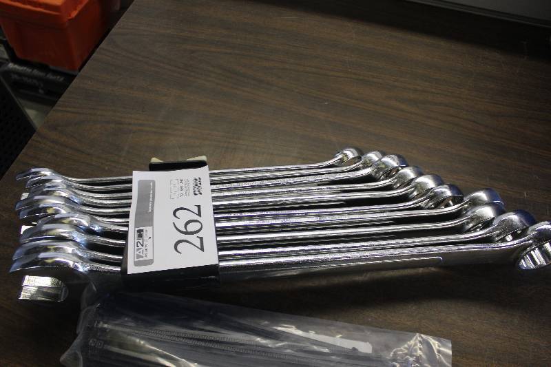 lot 262 image: IIT 10-Piece Jumbo Wrench Set