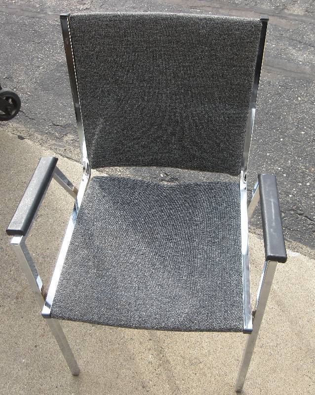 lot 10 image: Office Chair