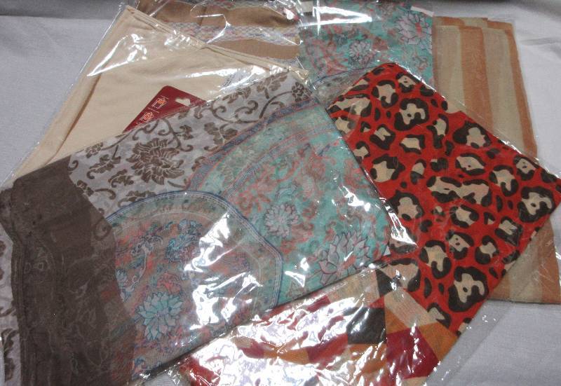 lot 24 image: MISC NEW LOT 7 New Scarves