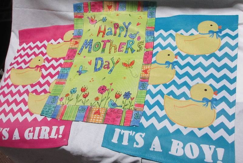 lot 28 image: NEW 3 Yard Flags