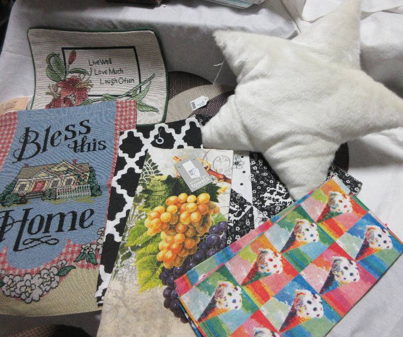 lot 36 image: NEW LOT Pillow Cover, Wall Hanging, Pillow, Place mats and Guest or Hand Towels