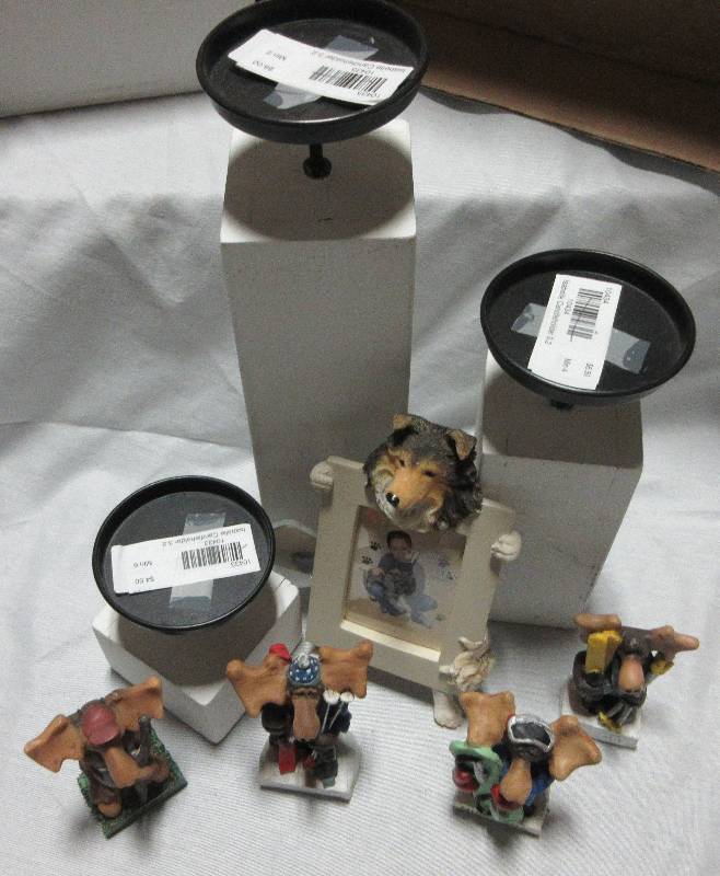 lot 40 image: NEW 3 Wood Candle Holders, 4 Moose, Picture Frame