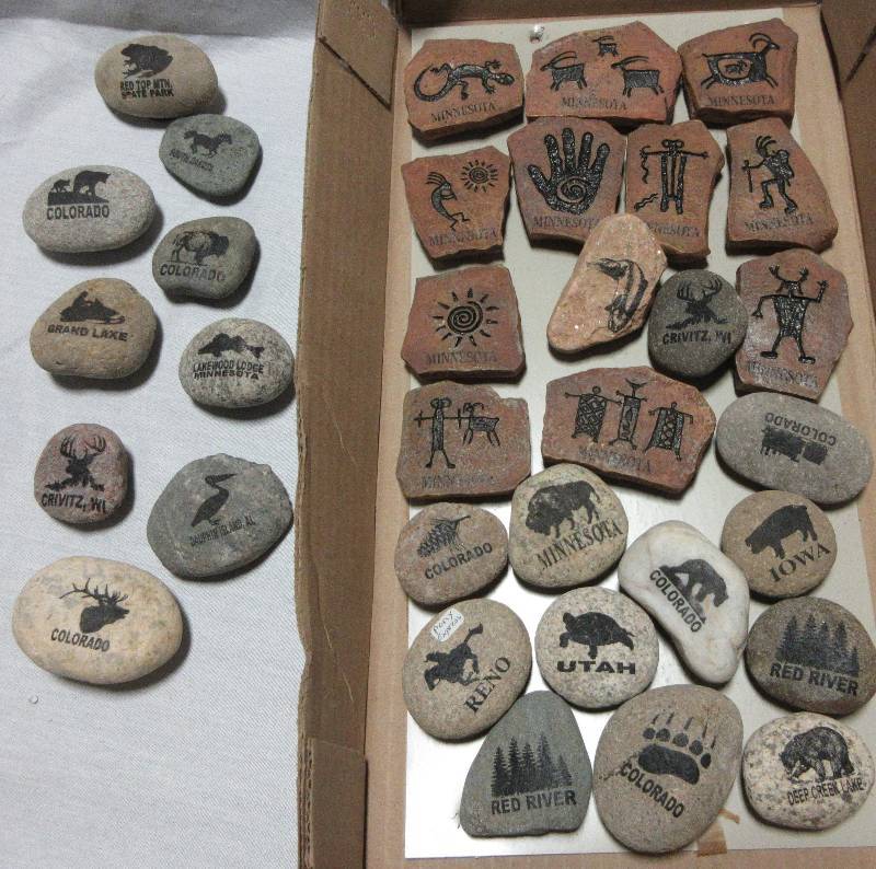 lot 43 image: NEW 33 Magnets and Board