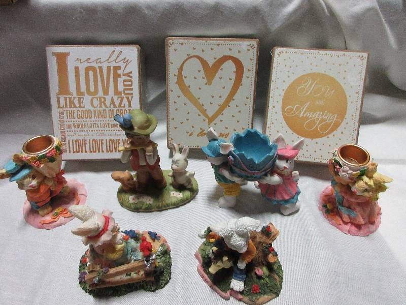 lot 44 image: NEW 6 Easter Figurines, 3 Sit Abouts