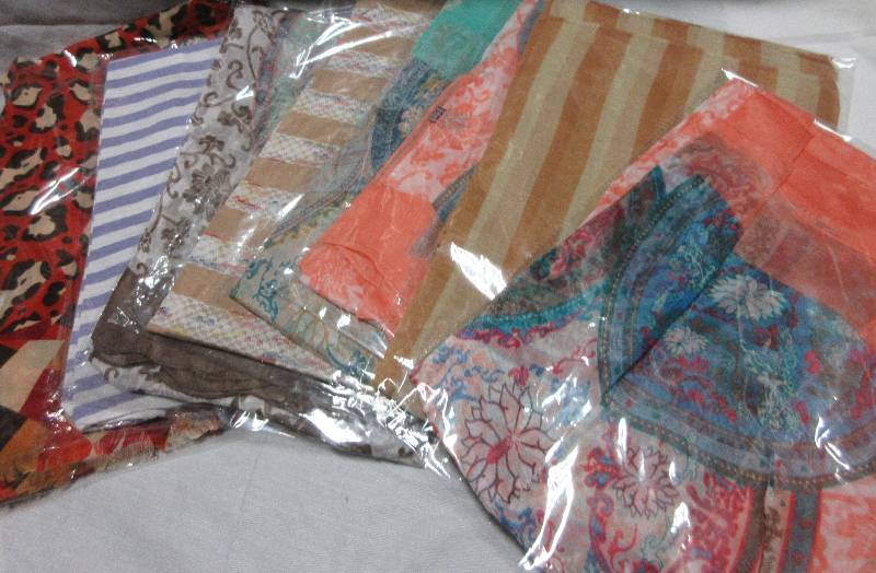 lot 68 image: NEW LOT 8 New Scarves