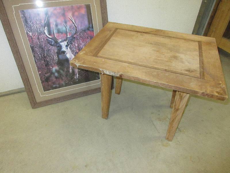 lot 114 image: DEER PICTURE AND TABLE
