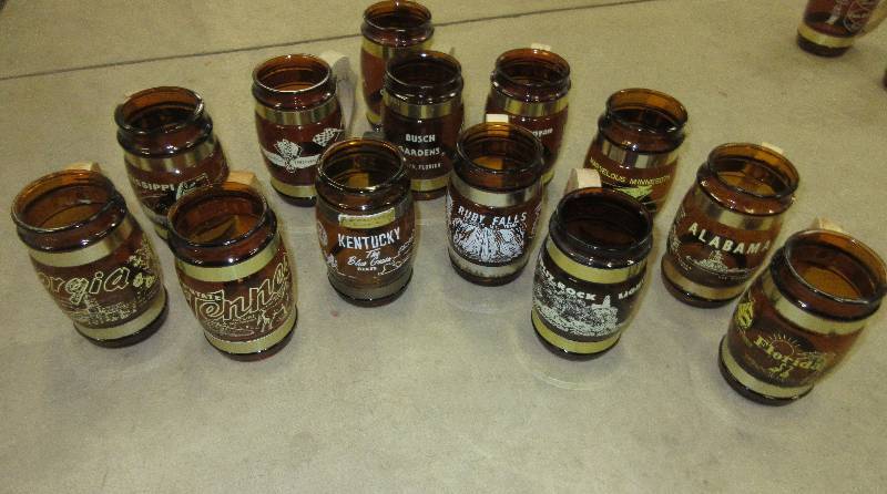 lot 138 image: LARGE LOT OF13 MUGS WITH STATES ON THEM