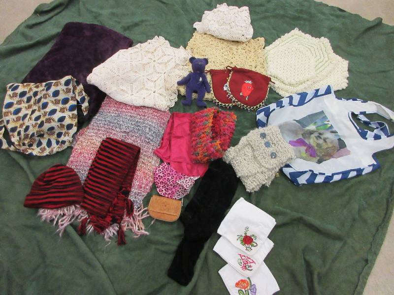 lot 146 image: LOT OF TEXTILES