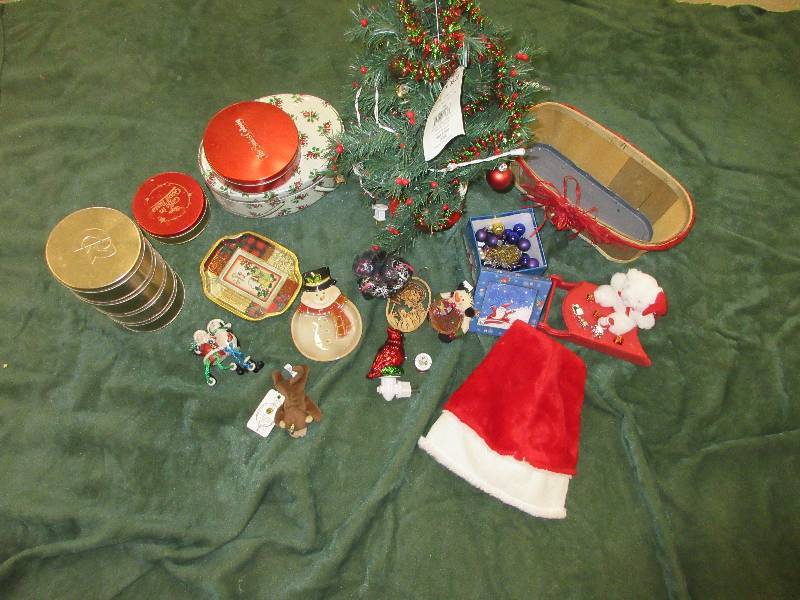 lot 149 image: MISC LOT OF CHRISTMAS