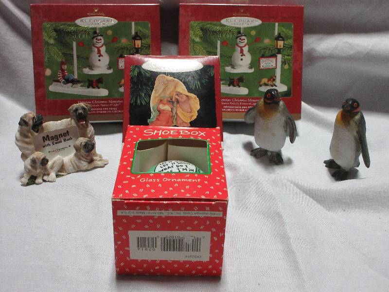 lot 73 image: 3 HALLMARK ORNAMENTS, 1 SHOEBOX ORNAMENT, 1 DOG FRAME, 2 PENGUINS