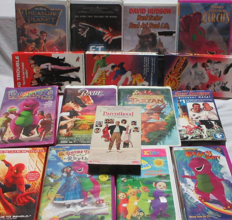 lot 81 image: 16 CHILDRENS VHS MOVIES