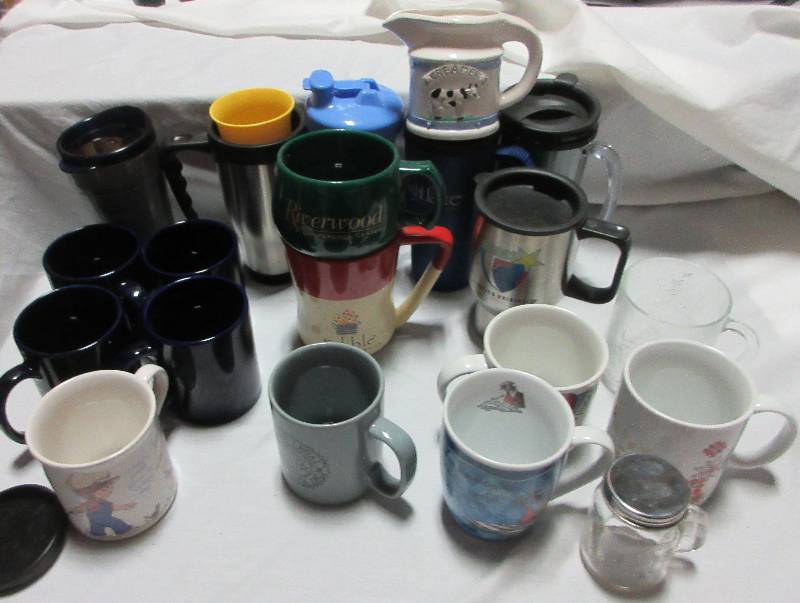 lot 87 image: MISC BOX OF CUPS