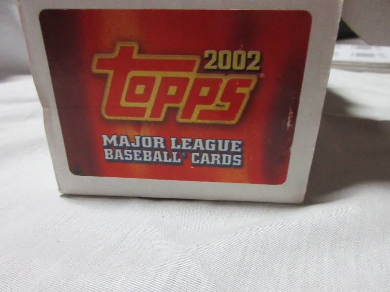 lot 187 image: 2002 TOPPS BASEBALL CARDS SERIES 1