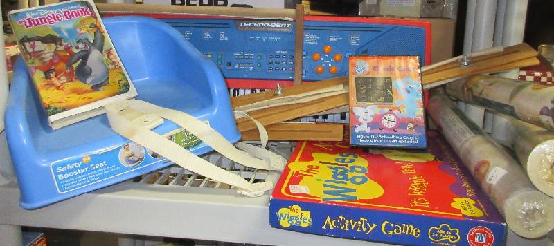lot 194 image: KEYBOARD, GAME, VHS, BOOSTER SEAT, WALLPAPER QUITLING FRAME AND DVD