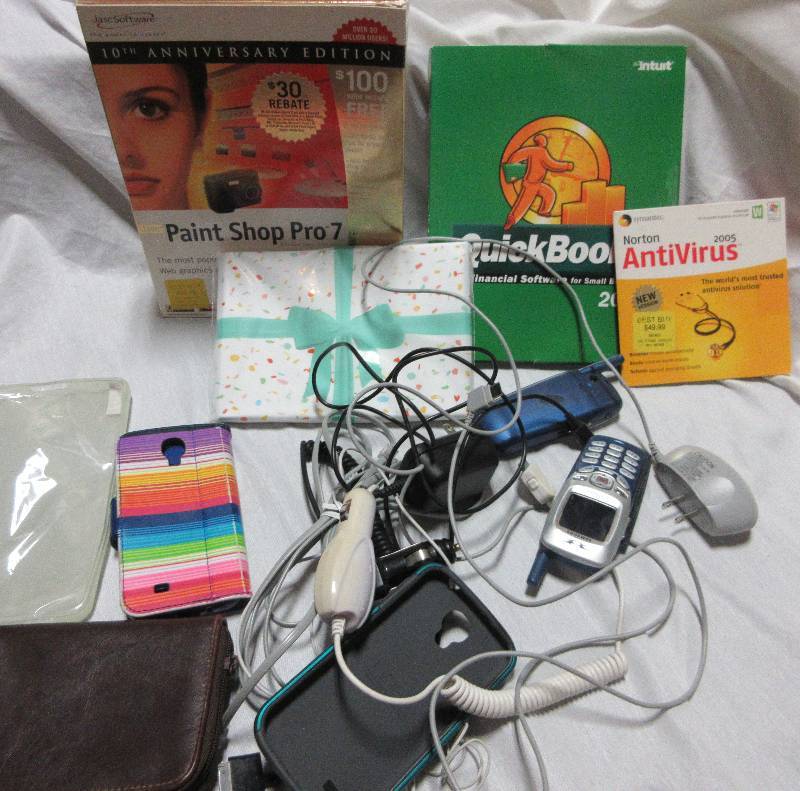 lot 198 image: MISC COMPUTER ITEMS AND ELECTRONICS, (PHONE CASES ETC)