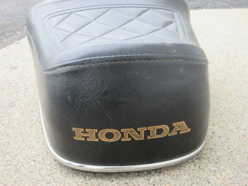 lot 203 image: HONDA MOTORCYCLE SEAT