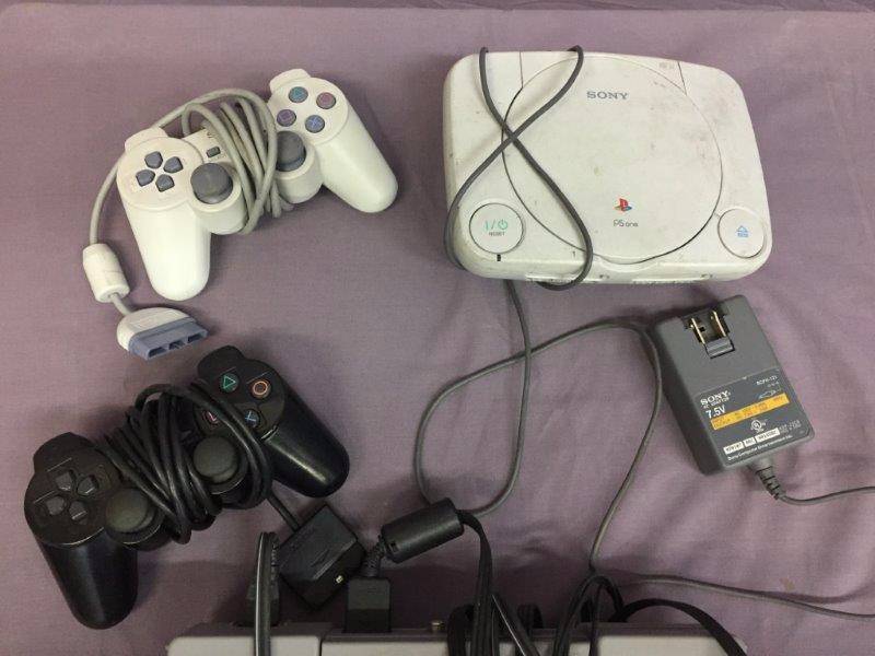 lot 24 image: Playstation decks, misc, parts