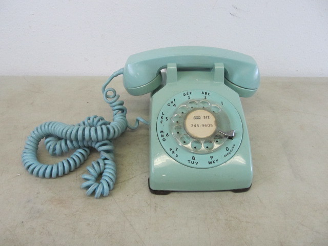 lot 7 image: Vintage TurquoiseBlue Rotary Phone