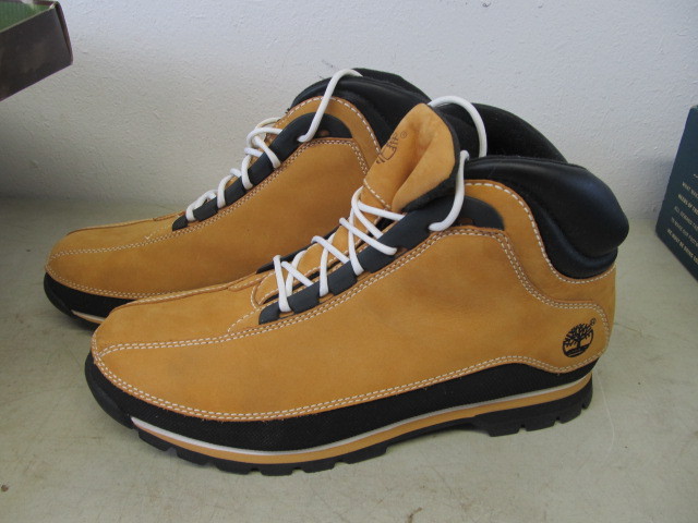lot 61 image: BRAND NEW Timberland Sz 10.5 Boots