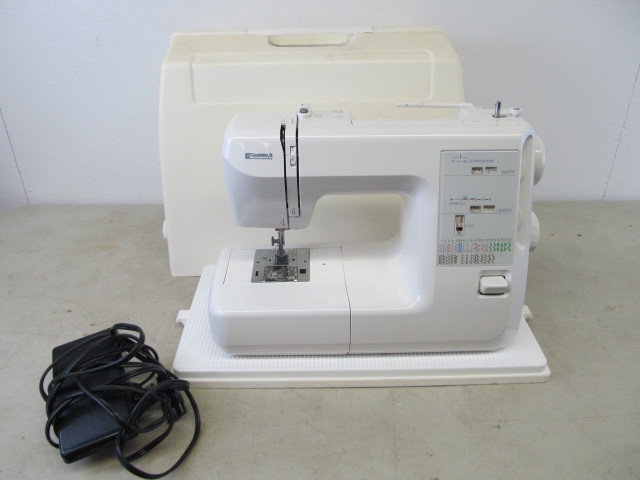 lot 22 image: LIKE NEW Kenwood Sewing Machine wCase