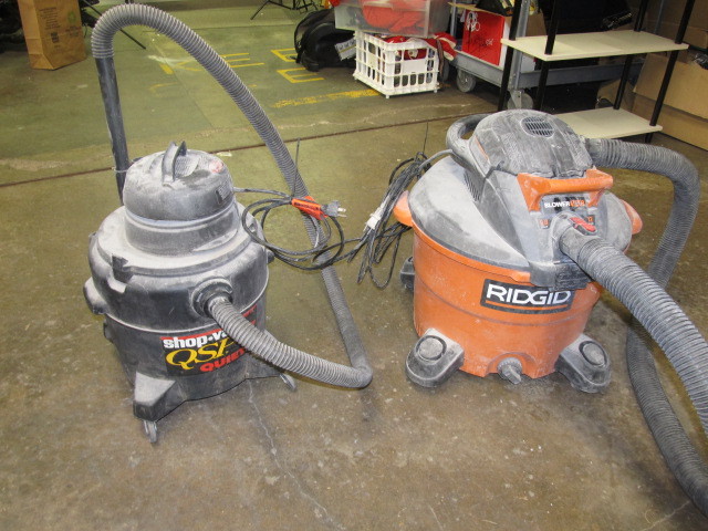 lot 27 image: 2 Working Shop Vacuums