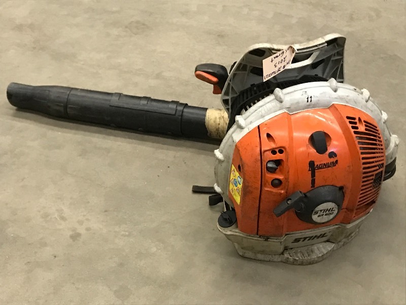 lot 9 image: Stihl BR-600 Commercial Backpack Bl...