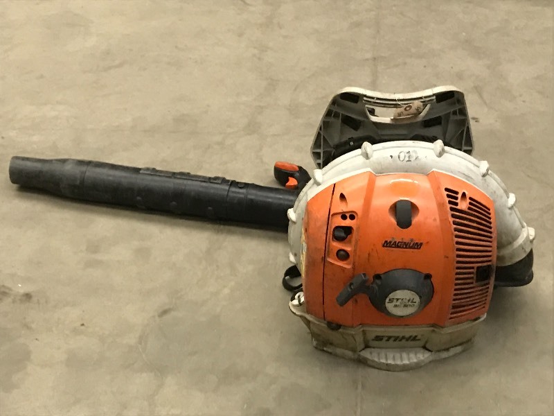 lot 10 image: Stihl BR-600 Commercial Backpack Bl...