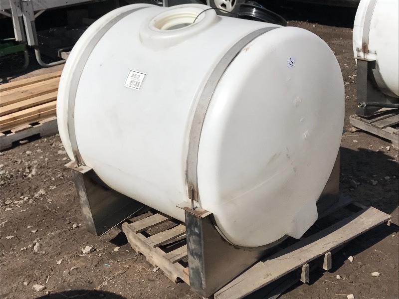 lot 15 image: 200-Gallon Commercial Poly Tank Wit...