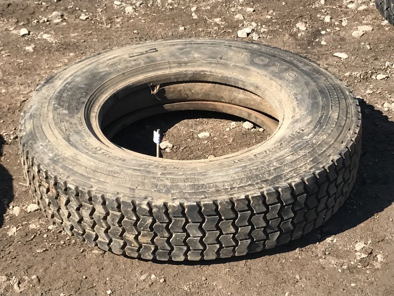 lot 18 image: (1) Toyo HypaRadial ST 8.2520 Tire...