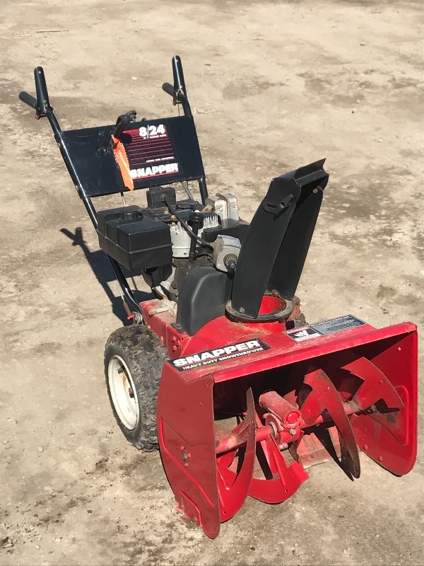 lot 31 image: Snapper Heavy Duty Two-Stage Snowbl...