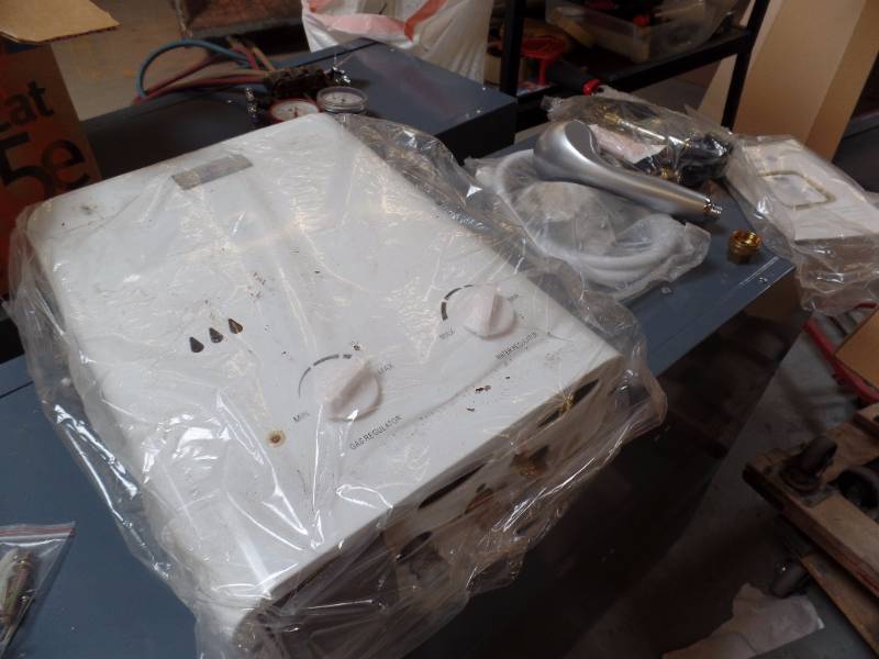 TANKLESS PROPANE WATER HEATER