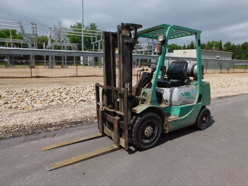 5000lb Mitsubishi FG25 Forklift