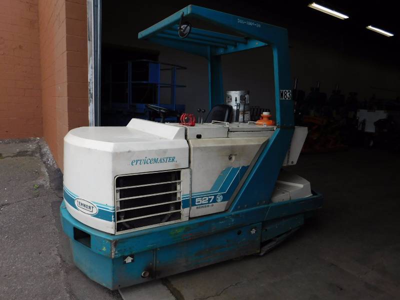 Tennant 527 Series 2 SweeperScrubber
