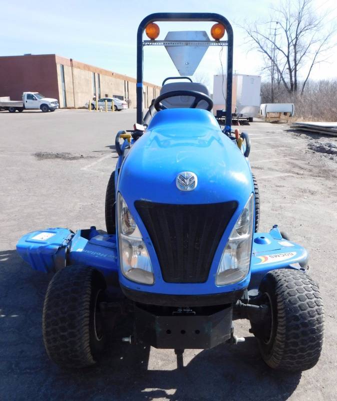 New Holland TZ25DA  Compact Tractor