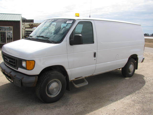2005 Ford E-350 Service Van