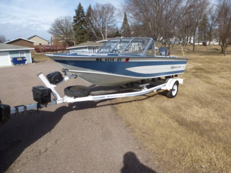 lot 5 image: 1992 Blue Fin Spectrum 1600 Boat