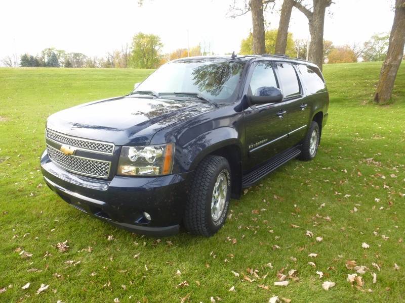 lot 9 image: 2007 Chevy Suburban LT 4WD
