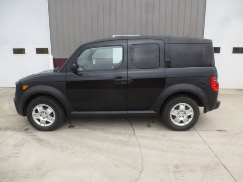 lot 10 image: 2007 Honda Element 4WD
