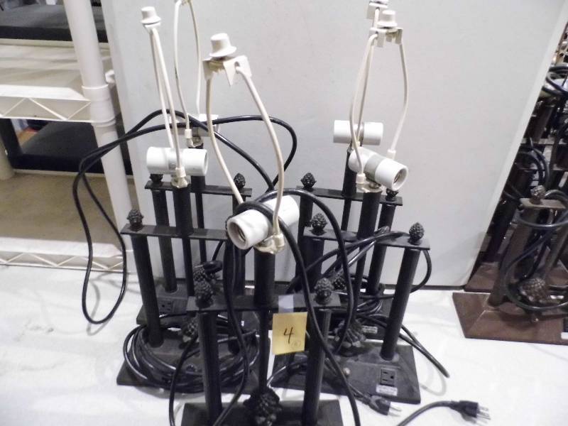 lot 4 image: 5 Black Metal Pineapple Lamps