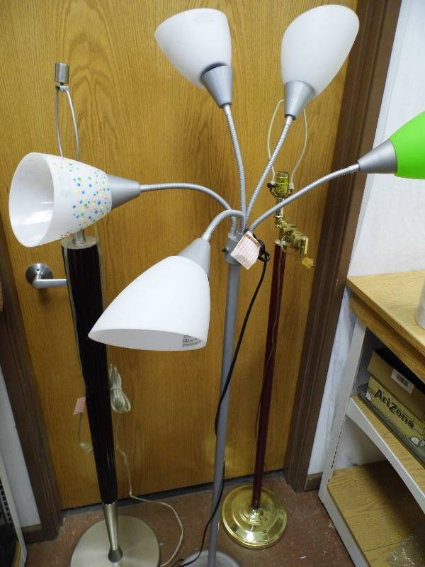 lot 15 image: 3 Floor Lamps & Table Lamp