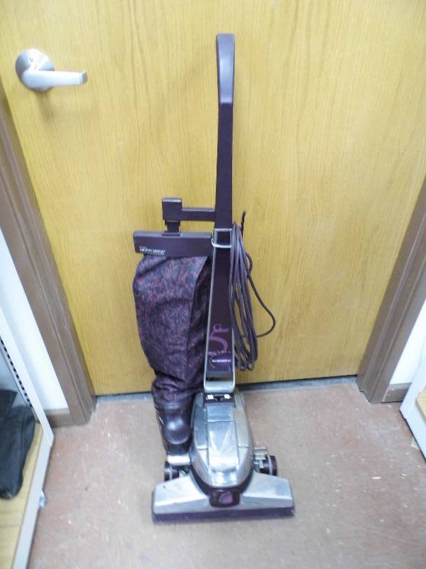 lot 17 image: Kirby Vacuum