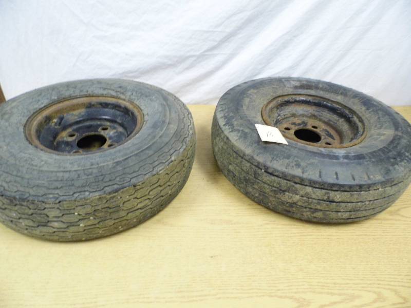 lot 18 image: 2 Trailer Tires