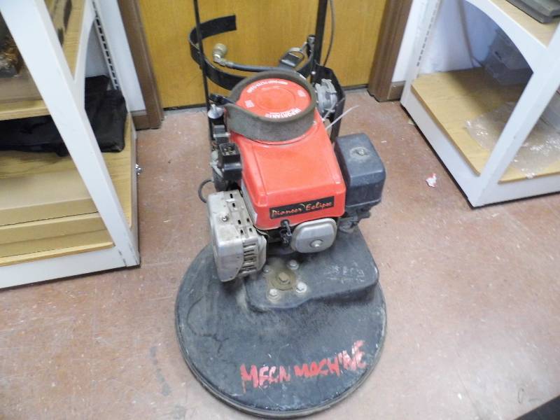 lot 21 image: Pioneer Eclipse Floor BufferScrubber