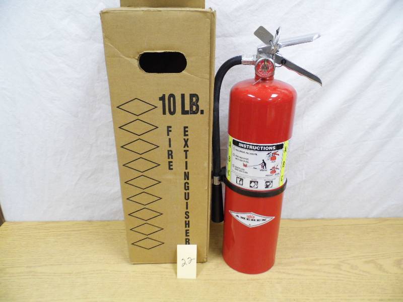 lot 22 image: Fire Extinguisher