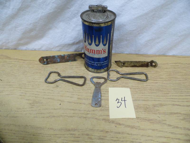 lot 34 image: Hamms Beer Collectibles