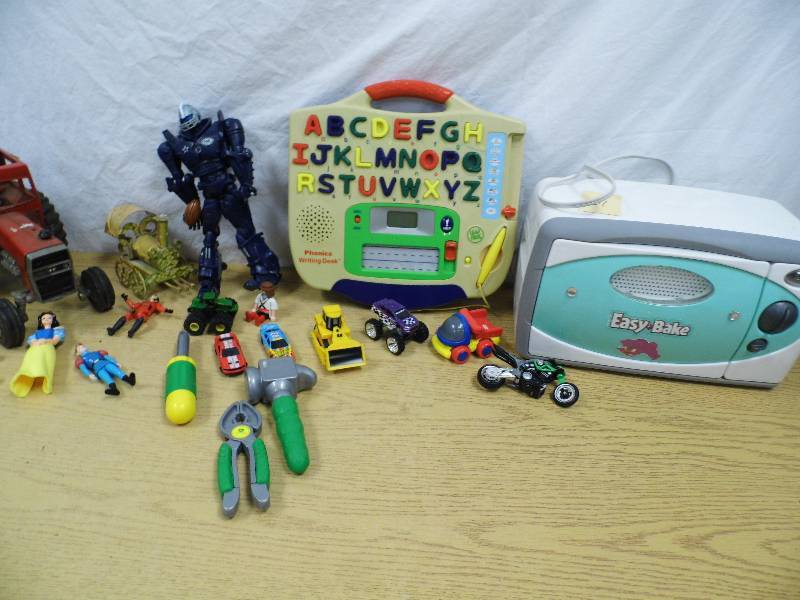 lot 61 image: Toys - Easy Bake - Die Cast Tractors