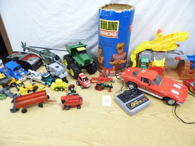 lot 67 image: Toys