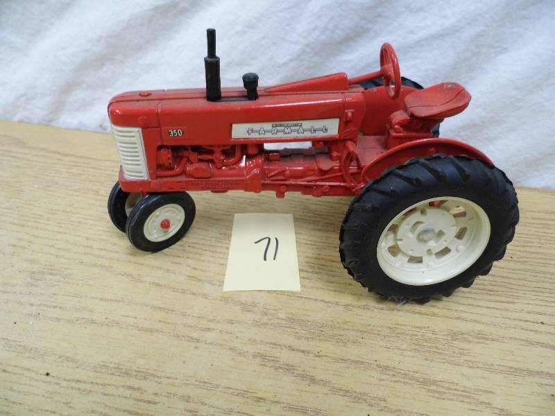 lot 71 image: Farmall 350 Diecast